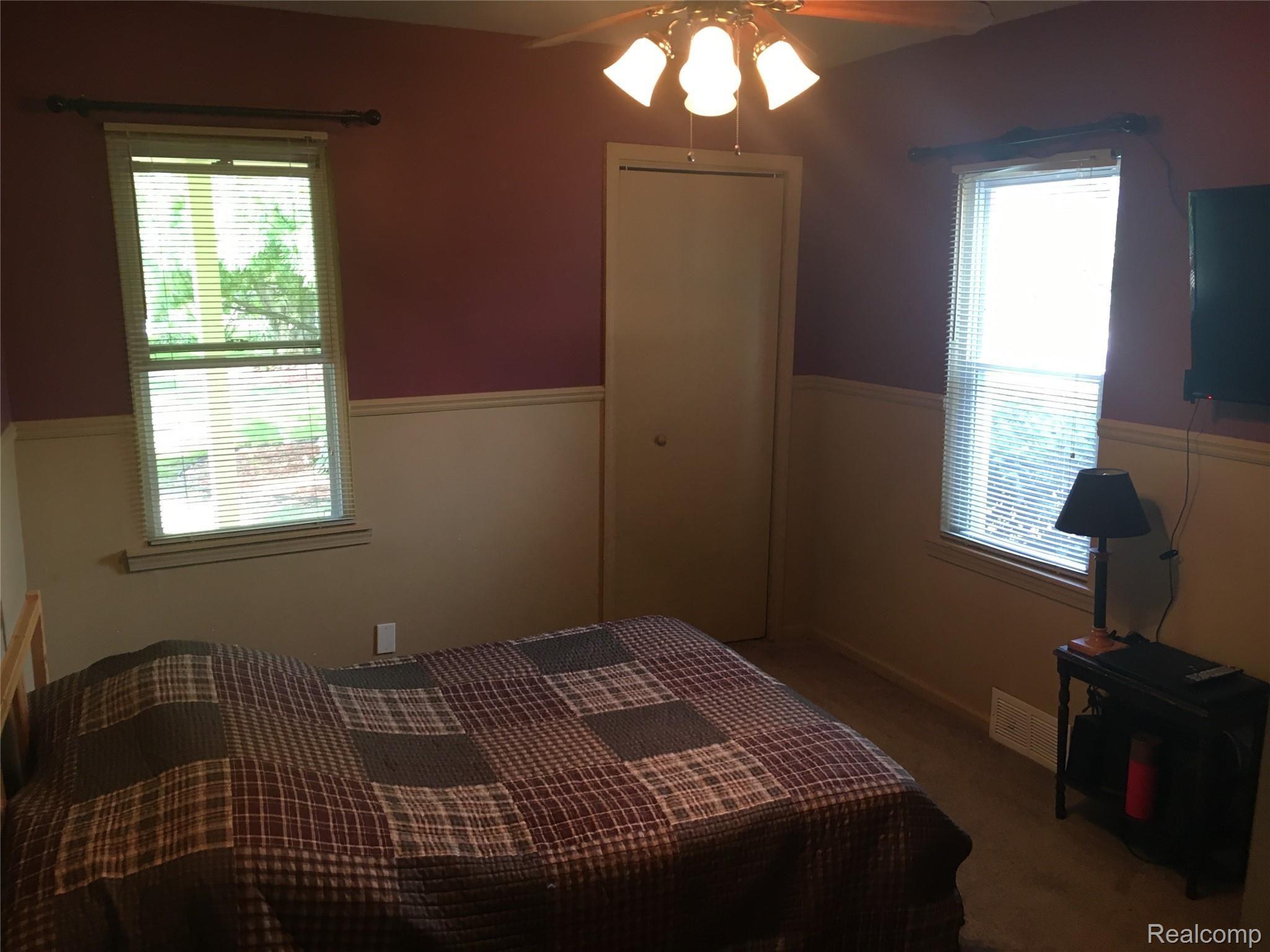 22141 Springbrook Avenue Farmington, MI 48336 - Photo 5 of 14 First floor master