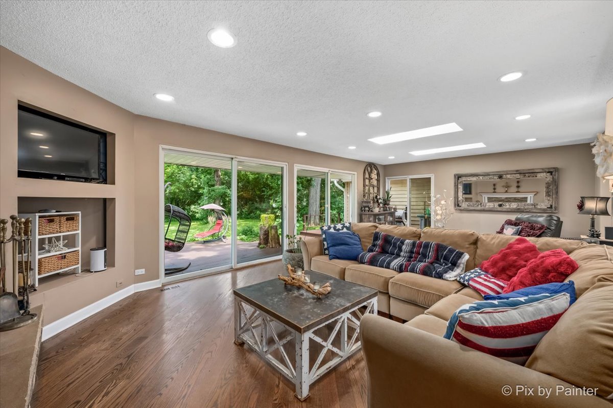 1S660 Winfield Road Wheaton, IL 60189 - Photo 5 of 29 Gallery Image 5