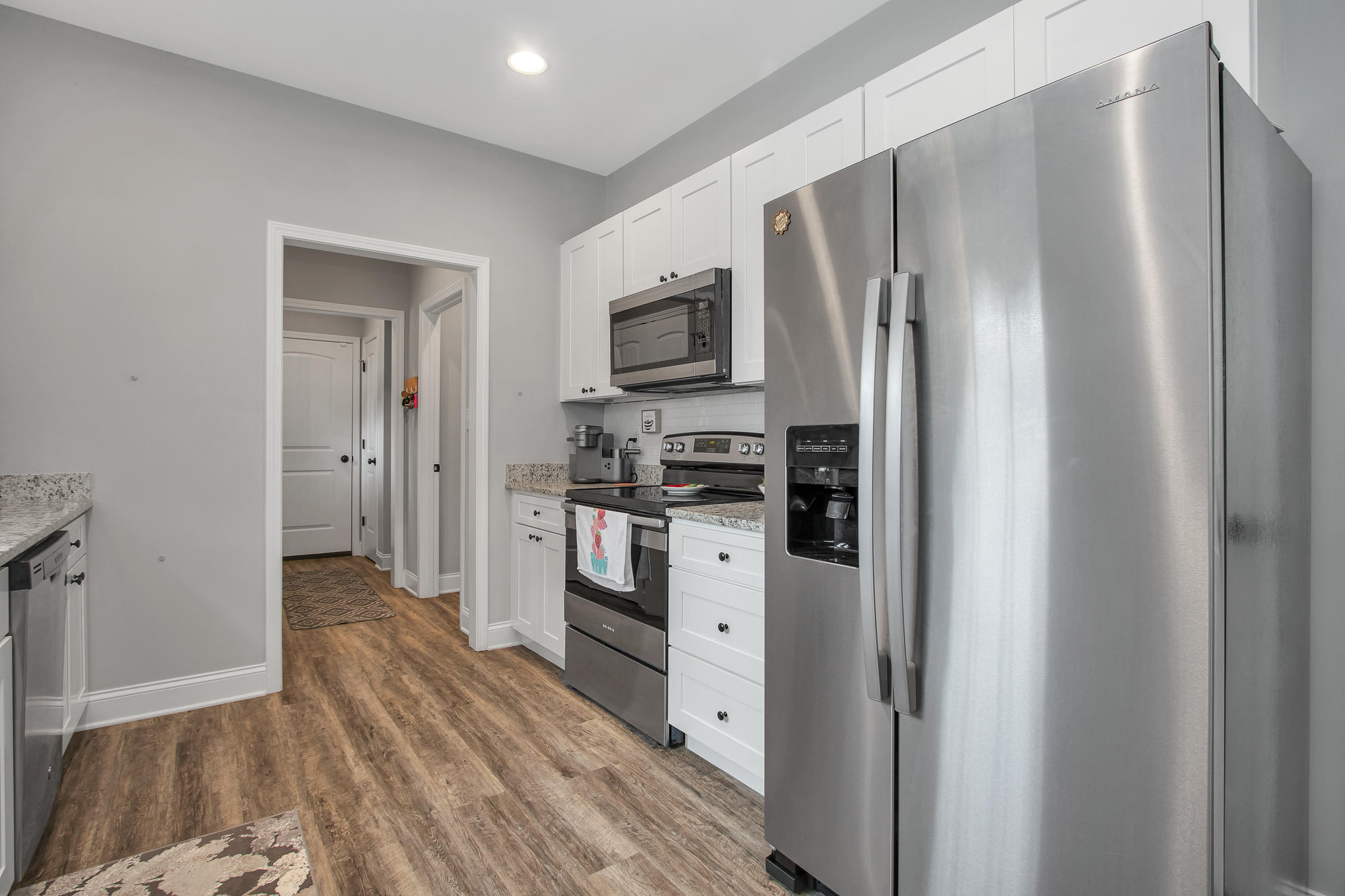 665 North Wright Road Alcoa, TN 37701 - Photo 7 of 26 Refrigerator Conveys