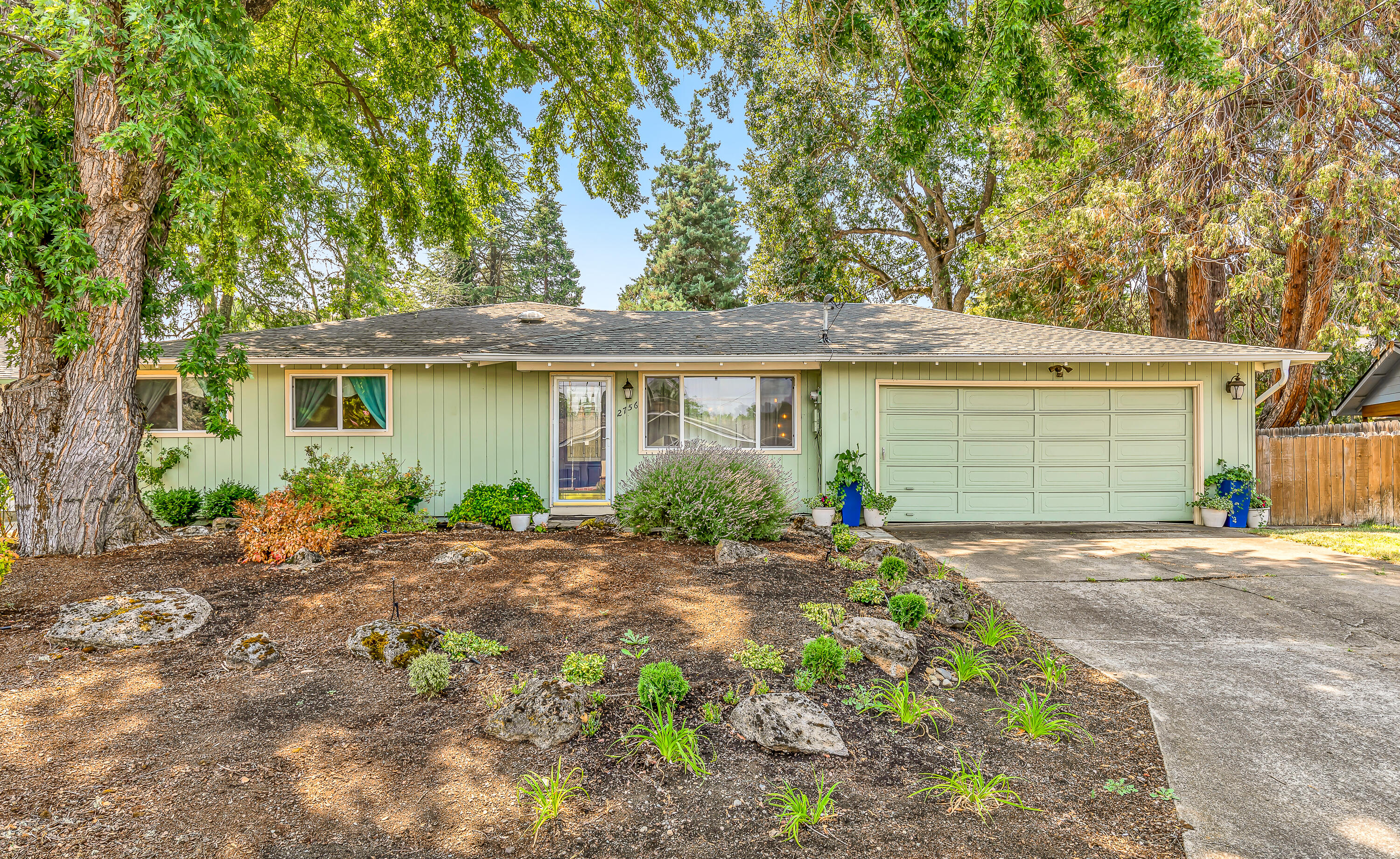 2756 Ruth Drive Medford, OR 97504 - Photo 1 of 32 1