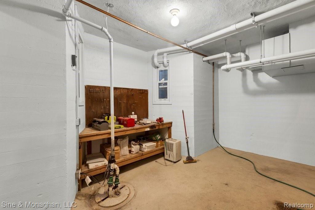 180 Cloverly Road Grosse Pointe Farms, MI 48236 - Photo 53 of 63