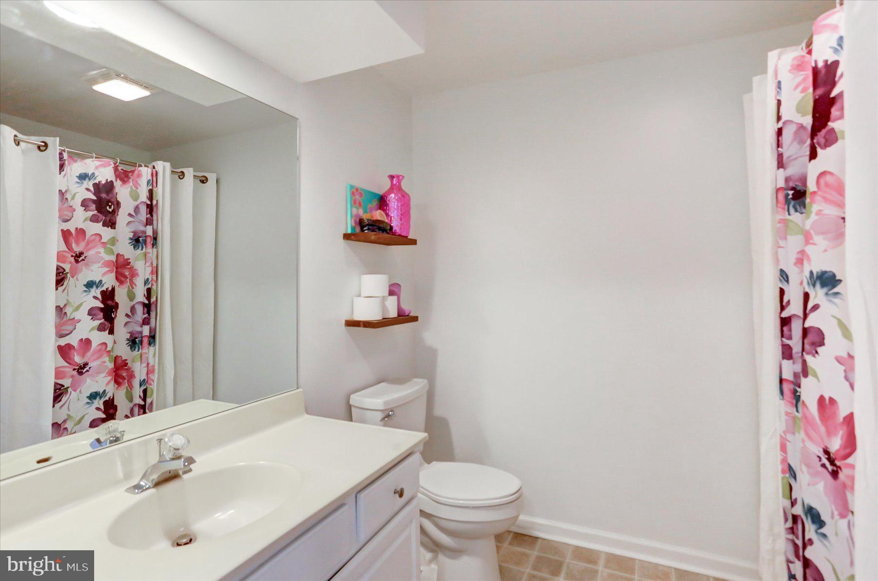 2211 Ionoff Road Harrisburg, PA 17110 - Photo 22 of 35 Hall Bath