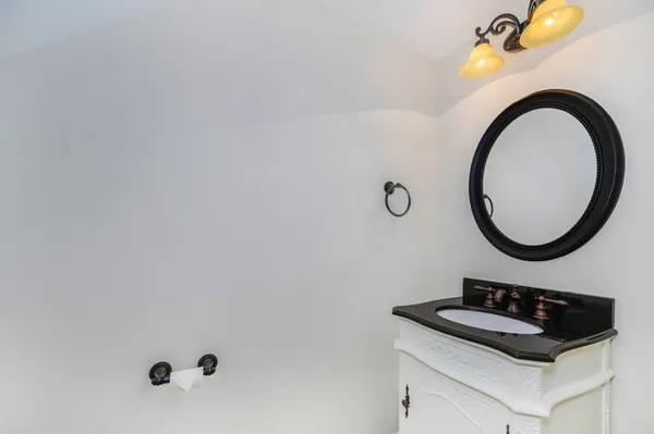 $319,500 | 158 North Magnolia Pond Place, Unit 158E, The Woodlands, TX 77381