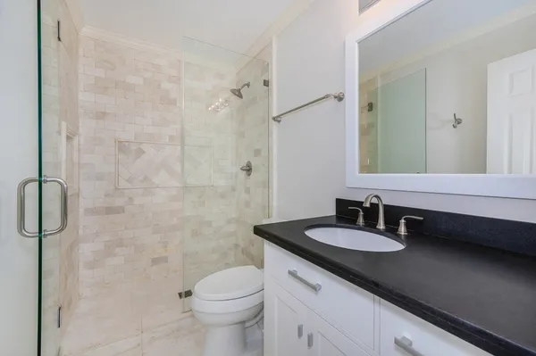 $319,500 | 158 North Magnolia Pond Place, Unit 158E, The Woodlands, TX 77381