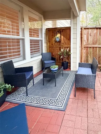 $319,500 | 158 North Magnolia Pond Place, Unit 158E, The Woodlands, TX 77381