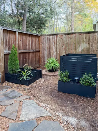 $319,500 | 158 North Magnolia Pond Place, Unit 158E, The Woodlands, TX 77381