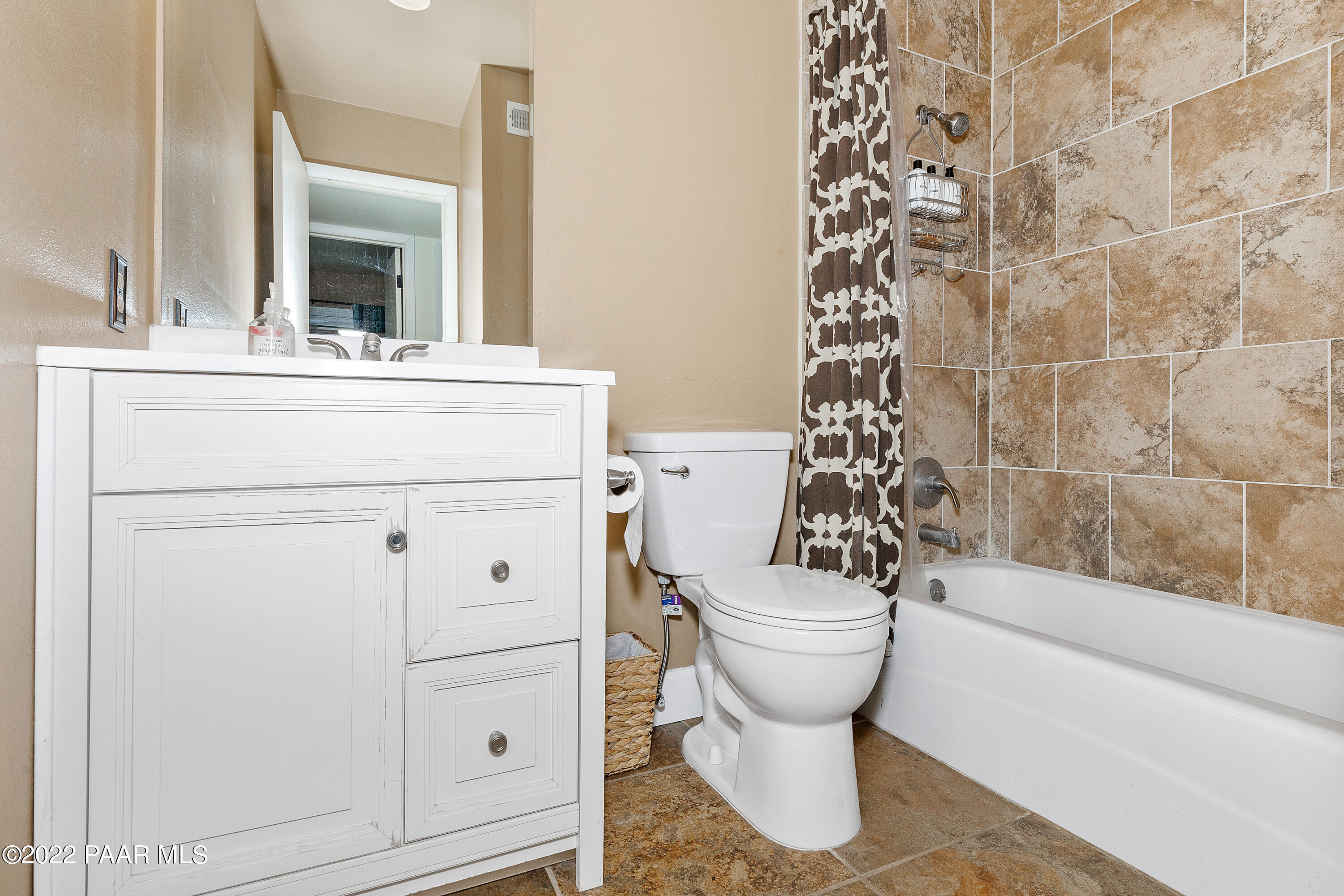 1828 Meadowbrook Road Prescott, AZ 86303 - Photo 12 of 23 GUEST BATHROOM