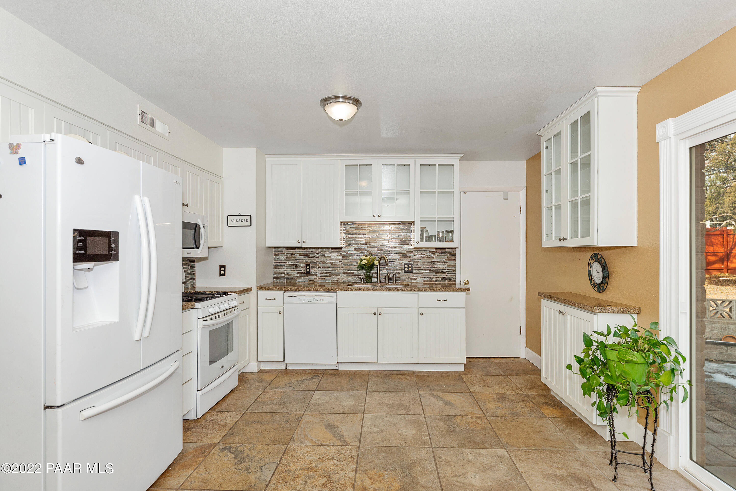 1828 Meadowbrook Road Prescott, AZ 86303 - Photo 8 of 23 UPDATED KITCHEN