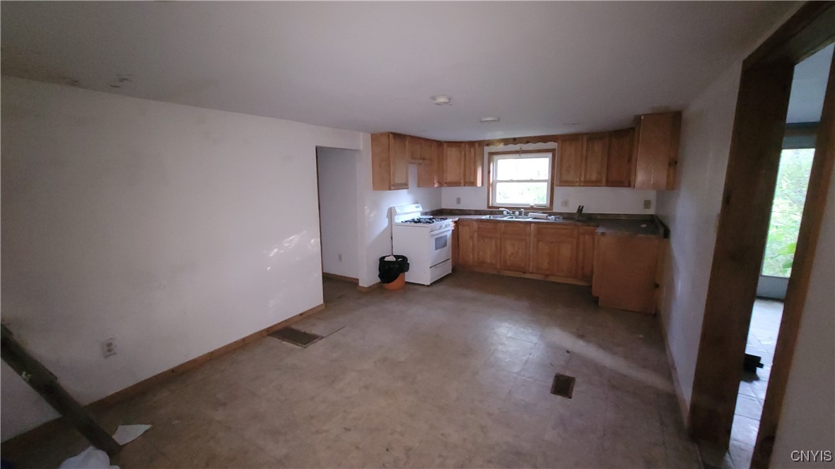 123 Piper Road Herkimer, NY 13350 - Photo 5 of 36