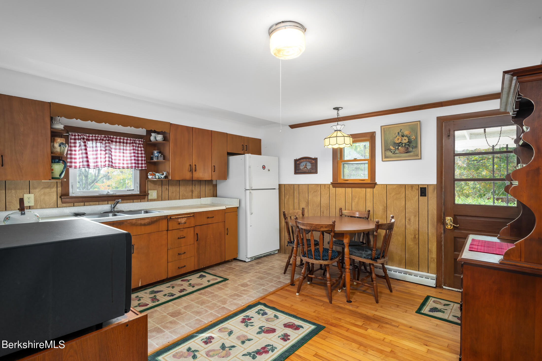 153 Shadowland Cove Road Cheshire, MA 01225 - Photo 7 of 22 kitchen