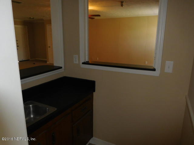 2476 Ridgecrest Avenue Orange Park, FL 32065 - Photo 7 of 19 Wet bar