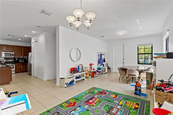 $5,500 | 19244 Northeast 9th Place, Miami, FL 33179