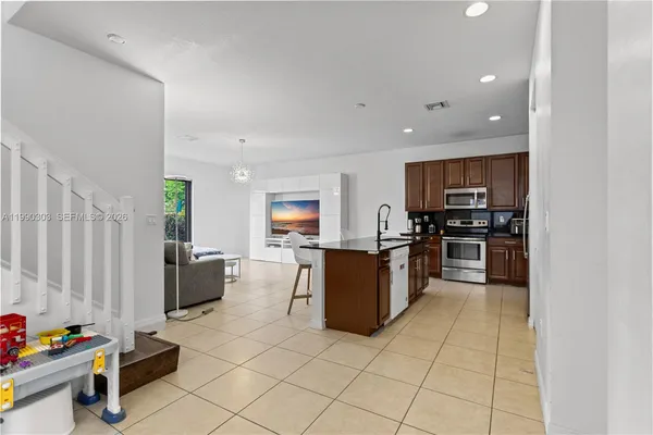 $5,500 | 19244 Northeast 9th Place, Miami, FL 33179