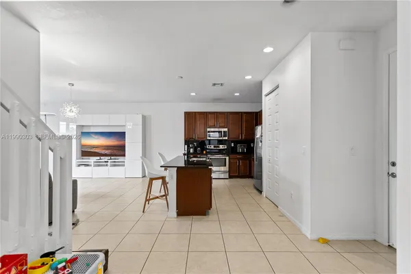 $5,500 | 19244 Northeast 9th Place, Miami, FL 33179