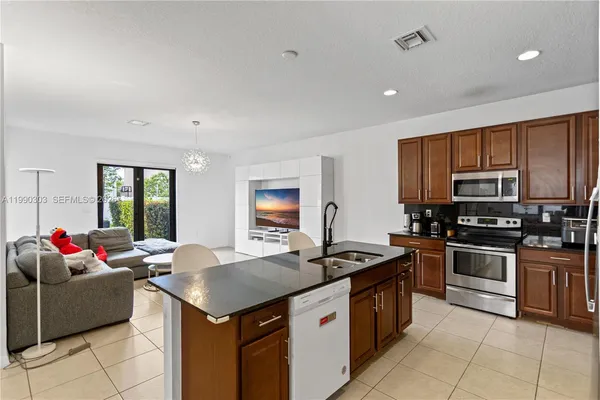 $5,500 | 19244 Northeast 9th Place, Miami, FL 33179