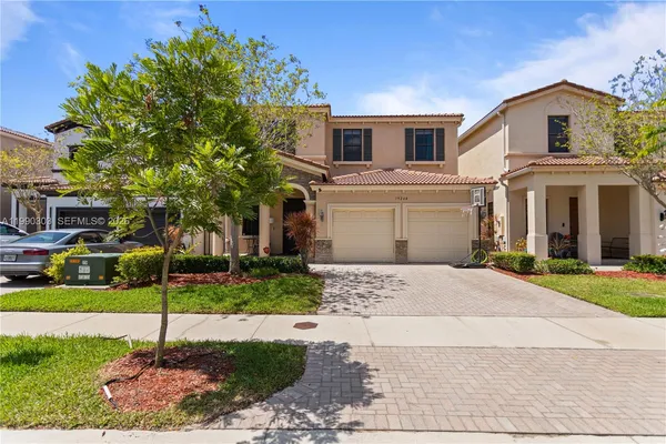 $5,500 | 19244 Northeast 9th Place, Miami, FL 33179