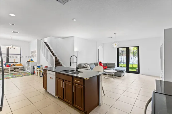 $5,500 | 19244 Northeast 9th Place, Miami, FL 33179