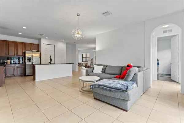 $5,500 | 19244 Northeast 9th Place, Miami, FL 33179