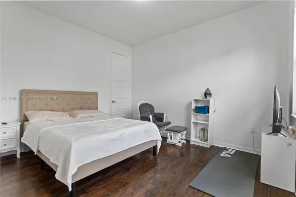 $5,500 | 19244 Northeast 9th Place, Miami, FL 33179