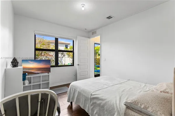 $5,500 | 19244 Northeast 9th Place, Miami, FL 33179