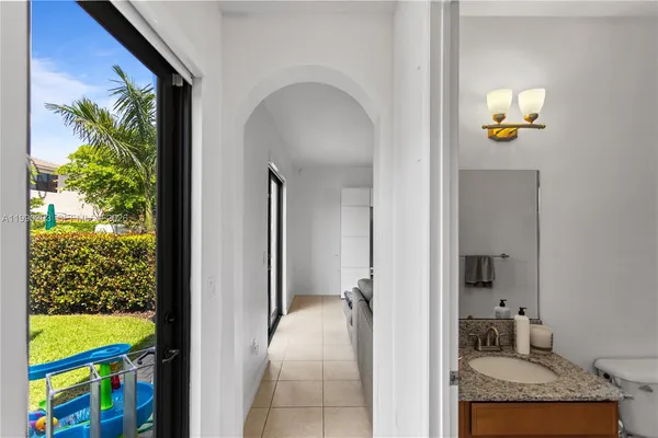 $5,500 | 19244 Northeast 9th Place, Miami, FL 33179