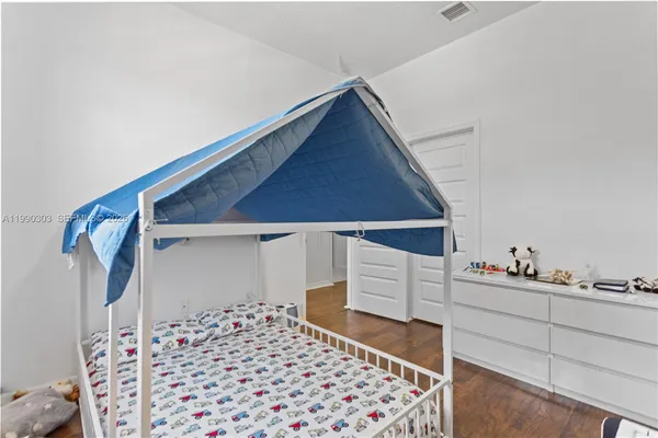 $5,500 | 19244 Northeast 9th Place, Miami, FL 33179