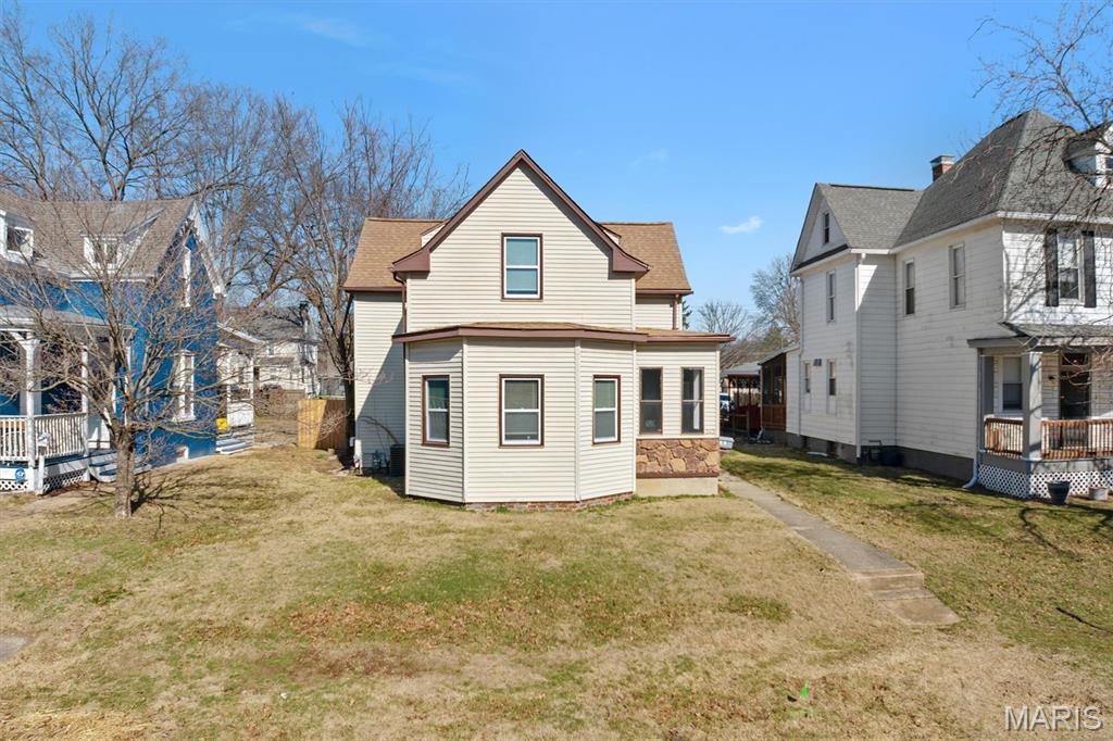 313 Wabash Avenue Belleville, IL 62220 - Photo 3 of 37