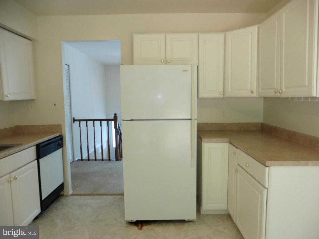 8402 North Point Court Laurel, MD 20708 - Photo 8 of 24 Kitchen