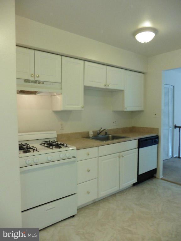 8402 North Point Court Laurel, MD 20708 - Photo 9 of 24 Kitchen