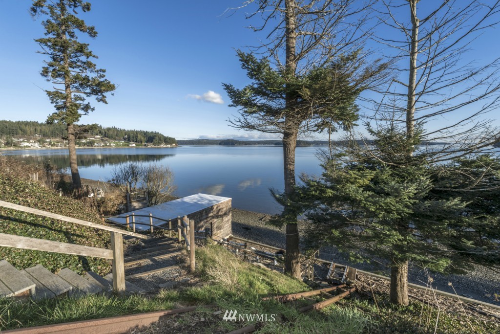 15255 Deception Road Anacortes, WA 98221 - Photo 7 of 25 Gallery Image 7