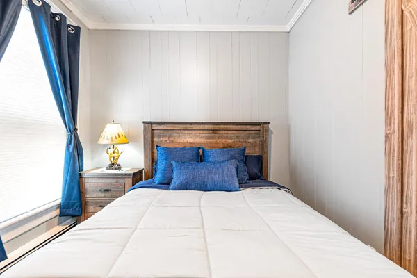 $1,200 | 121 Main Street, Unit 3, Colebrook, NH 03576