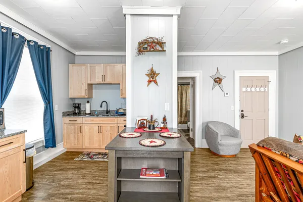 $1,200 | 121 Main Street, Unit 3, Colebrook, NH 03576