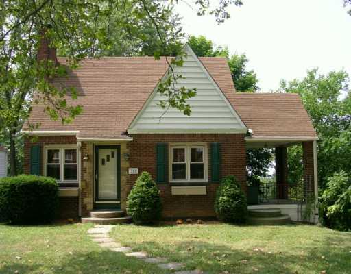 702 Greenlee Road Whitehall, PA 15227 - Photo 1 of 8 Exterior Front.