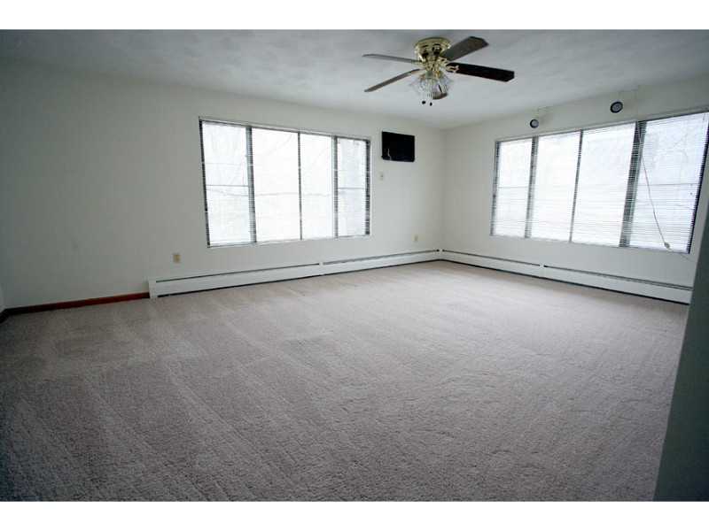 7 Wake Robin Road, Unit 1605 Lincoln, RI 02865 - Photo 13 of 17 Master Bedroom.
