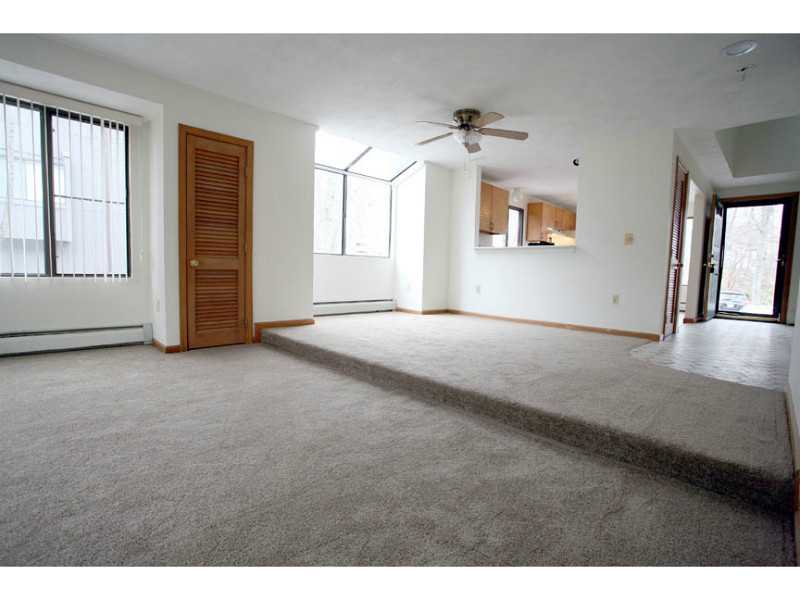 7 Wake Robin Road, Unit 1605 Lincoln, RI 02865 - Photo 6 of 17 Den/Family/Great Room.