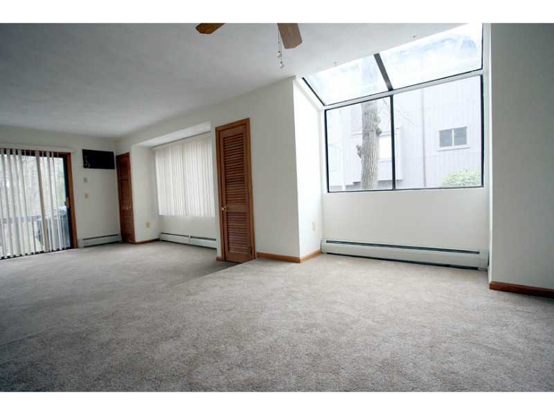 7 Wake Robin Road, Unit 1605 Lincoln, RI 02865 - Photo 7 of 17 Dining Room.