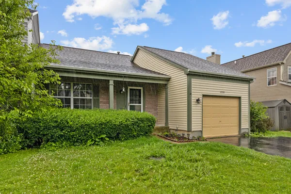 $379,000 | 1791 Barnhill Drive, Mundelein, IL 60060
