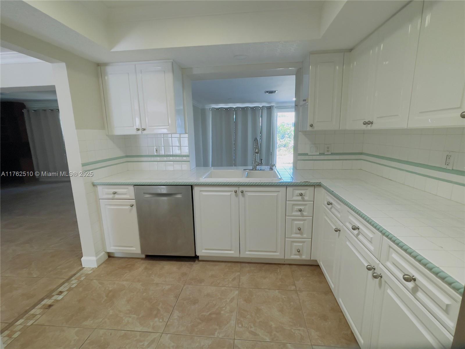 349 Northeast 31st Street Boca Raton, FL 33431 - Photo 5 of 17 GetMedia.ashx-10