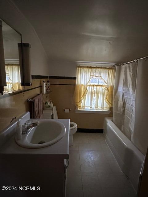 504 Meadstown Road Elizabeth City, NC 27909 - Photo 10 of 10 Bathroom upstairs