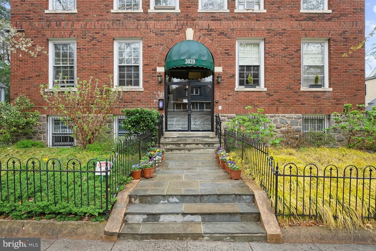 3039 Macomb Street Northwest, Unit 3A Washington, DC 20008 - Photo 1 of 35