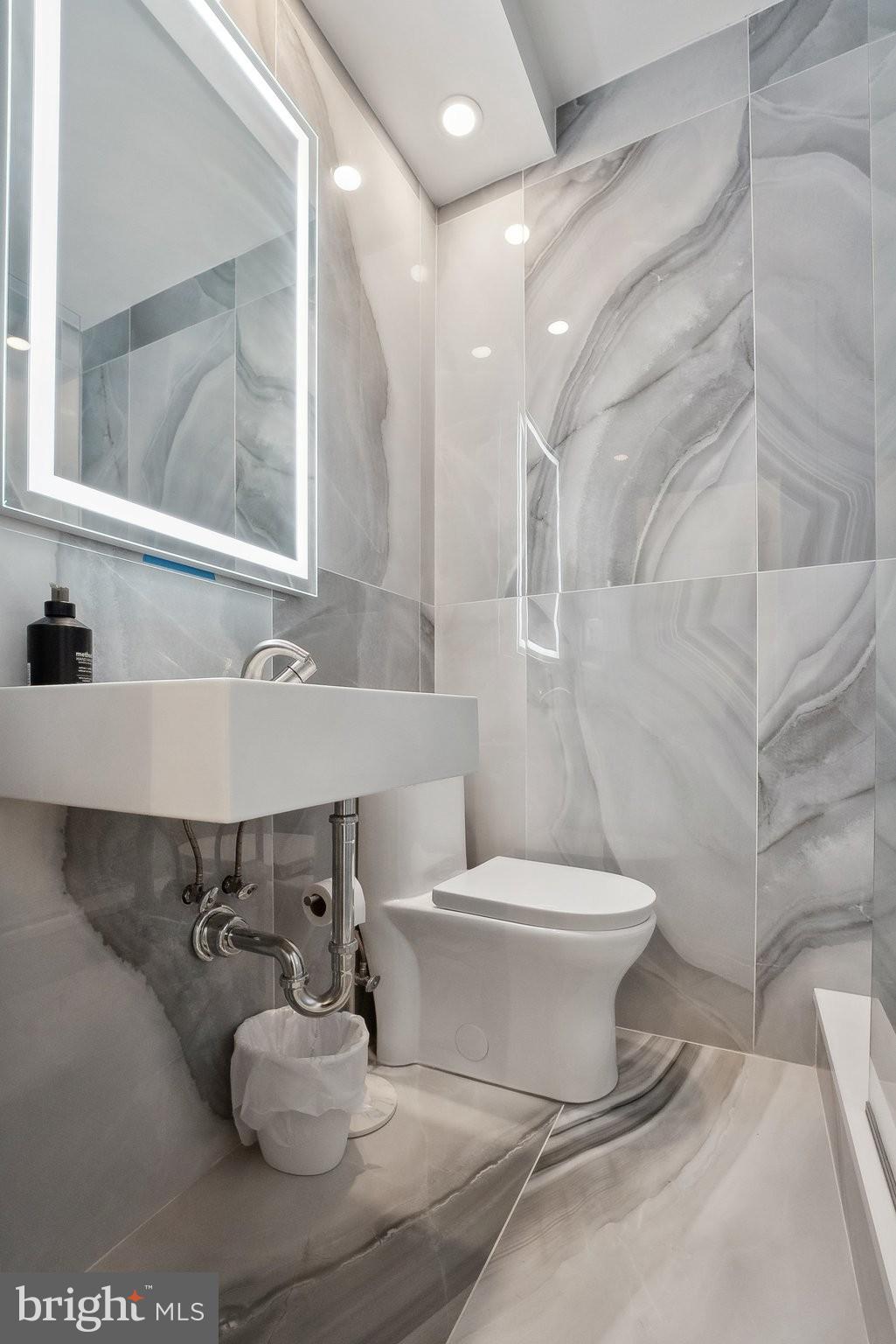 3039 Macomb Street Northwest, Unit 3A Washington, DC 20008 - Photo 23 of 35