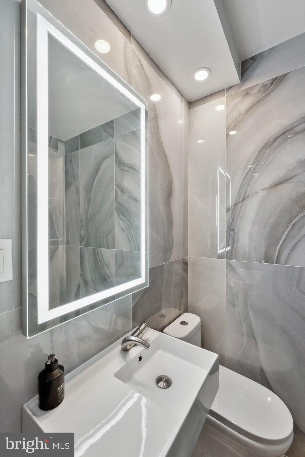 3039 Macomb Street Northwest, Unit 3A Washington, DC 20008 - Photo 24 of 35