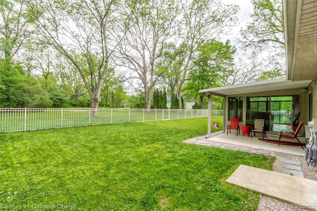28735 Salem Road Farmington, MI 48334 - Photo 36 of 42