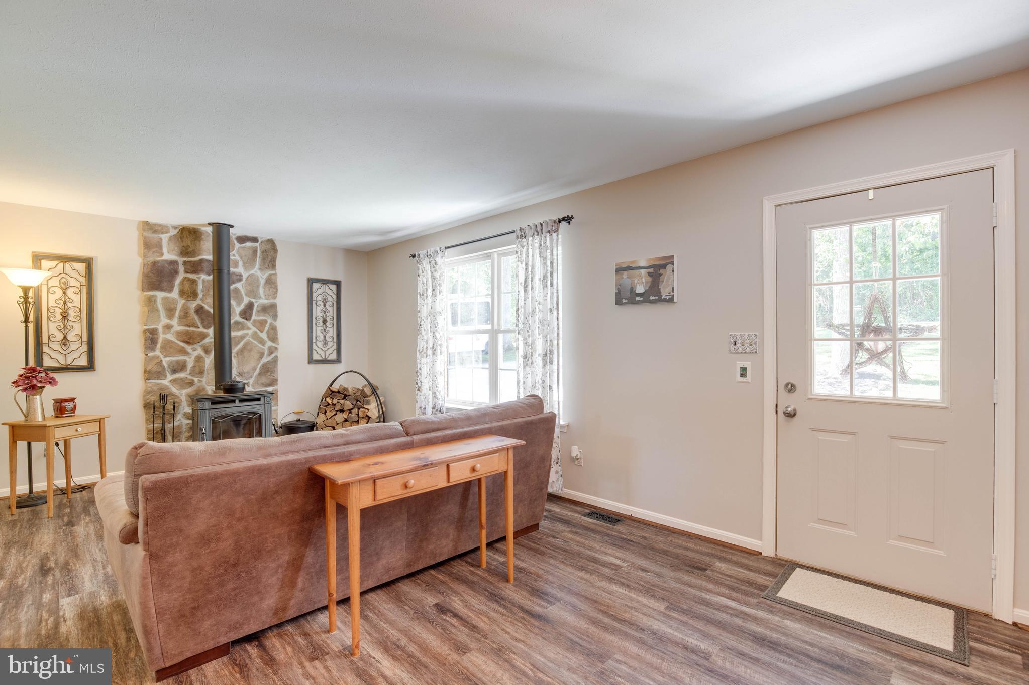 4049 Rinehart Road Westminster, MD 21158 - Photo 6 of 49 Gallery Image 6