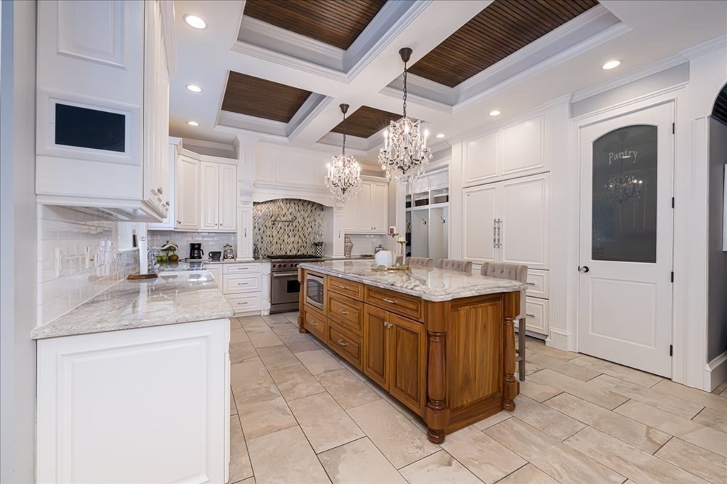 451 York Street Canton, MA 02021 - Photo 5 of 38 Gallery Image 5