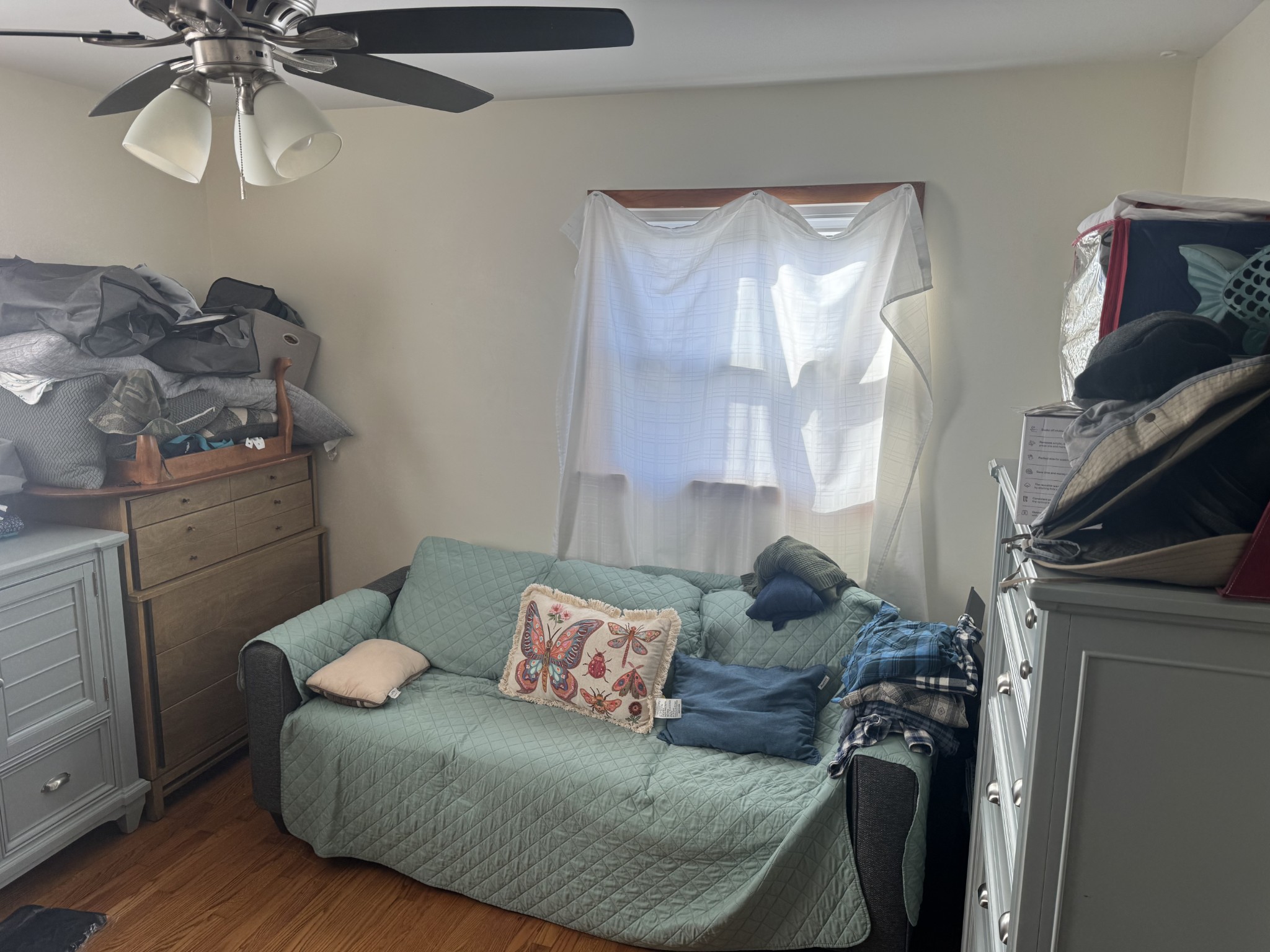 611 Estes Street Smithville, TN 37166 - Photo 9 of 9 a living room with furniture