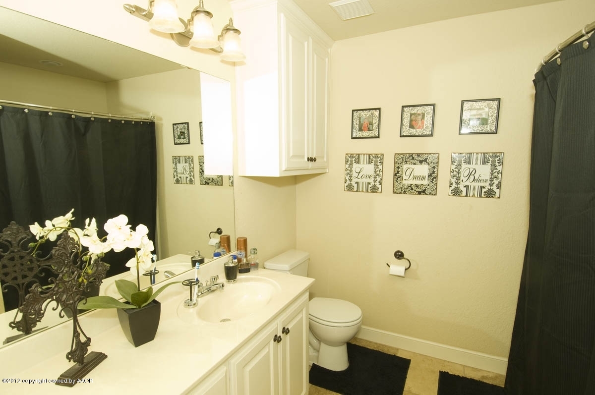19300 Saddleback Road Amarillo, TX 79119 - Photo 24 of 36 bathroom 2 view 2
