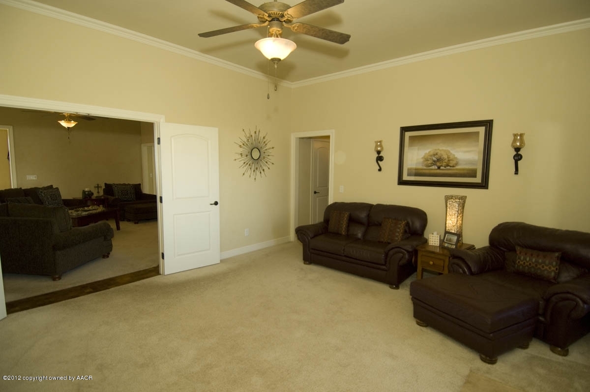 19300 Saddleback Road Amarillo, TX 79119 - Photo 8 of 36 den view 2