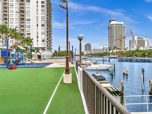 $1,350,000 | 4101 Pine Tree Drive, Unit 621 620, Miami Beach, FL 33140