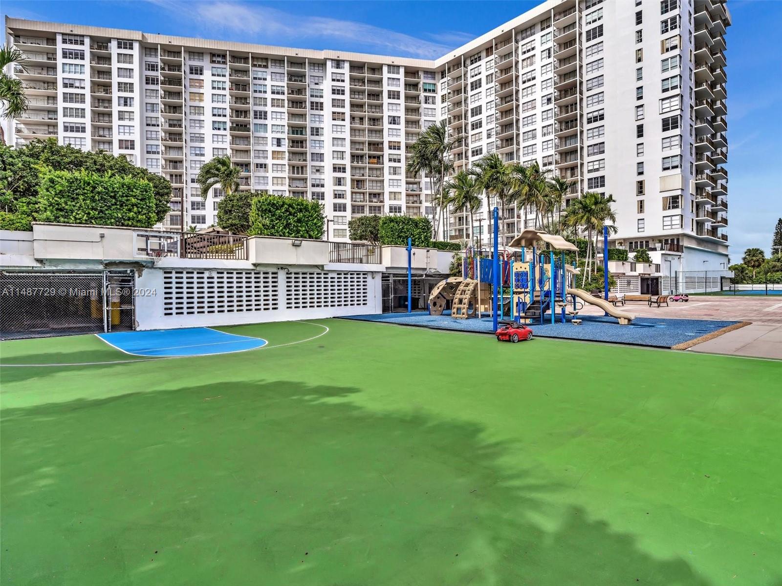 4101 Pine Tree Drive, Unit 621 620 Miami Beach, FL 33140 - Photo 64 of 73